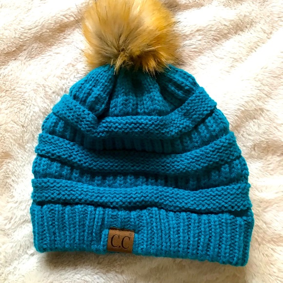 CC Pom Pom beanie - Picture 1 of 2